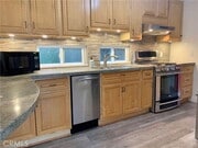 Photo - 580 Poplar St