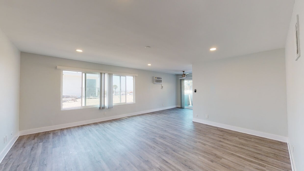 3D Tour - 1944 Whitley Ave. Apartments