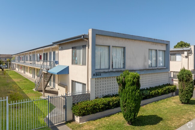 Beachside Apartments - Beachside Apartments