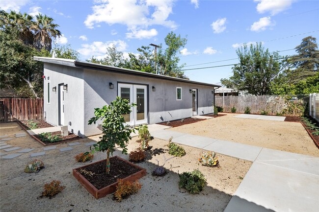 Building Photo - 6652 Palm Ave