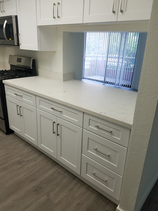 Photo - 731 S Detroit St