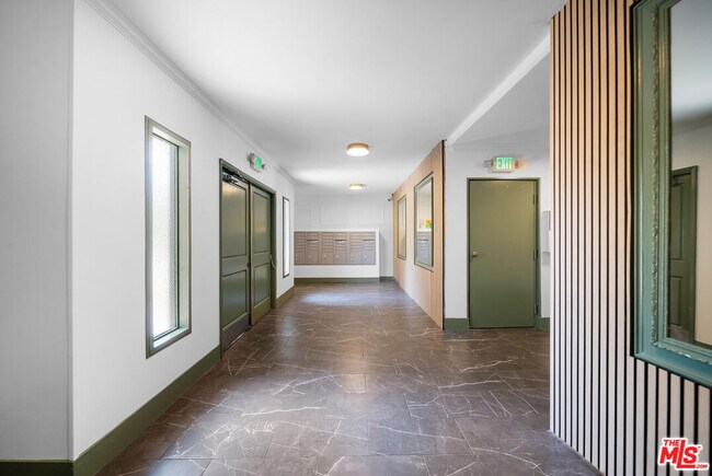 Photo - 605 San Vicente Blvd Unit 308