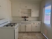 Photo - 7732 Willow Ave