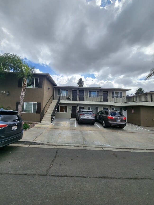 Building Photo - COMING SOON!  Clean Upstairs Unit In Convenient Location- Close to SDSU!