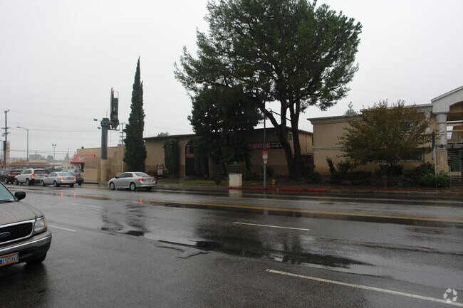 Photo - 9919 De Soto Ave