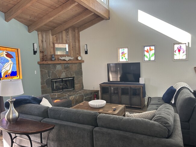 Photo - 337 Highland Dr