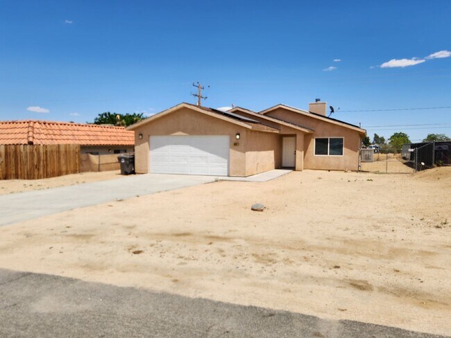 Photo - 3 bedroom 2 bathroom close to shops and public transportation
