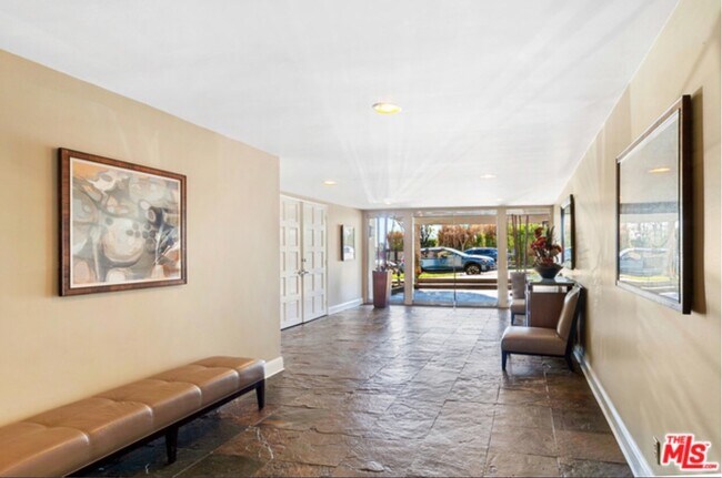 Foyer - 8535 Knoll N W Dr Unit 106