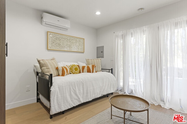 Photo - 3775 Aloha St