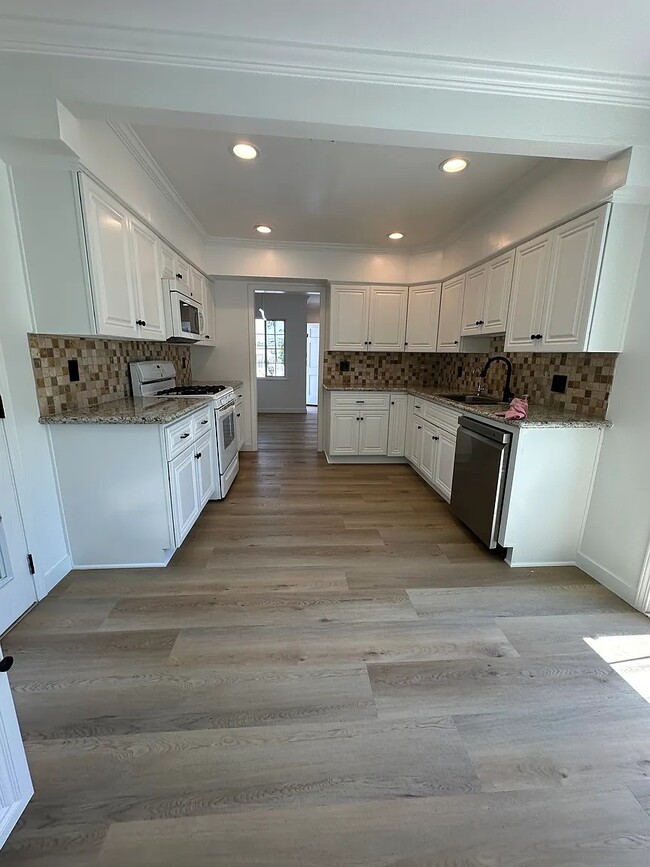 Photo - 17808 Bromley Ct House