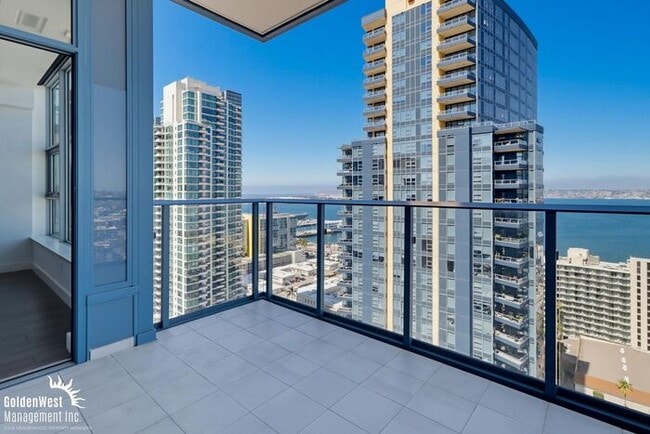 Building Photo - Modern 2Bdm 2Ba Condo with Stunning Bay Views in Savina Downtown San Diego!