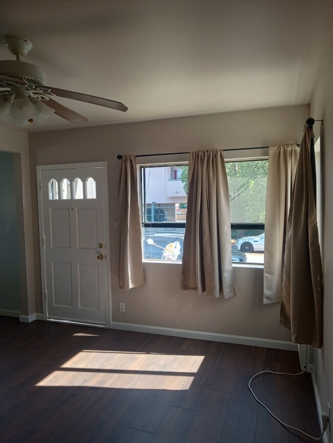 Photo - 11617 Archwood St Unit 11617