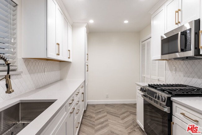 Photo - 818 6th St Unit 102