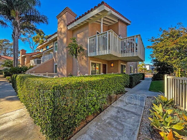 Building Photo - 7422 Seastar Dr Unit #4