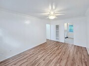 Photo - Renovated 1B/1BA w/ Walk-In Closet & On-Si... Unit 48th St - 4453 1/2