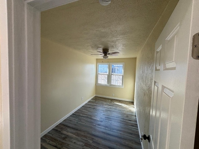 Photo - 1129 E 103rd St