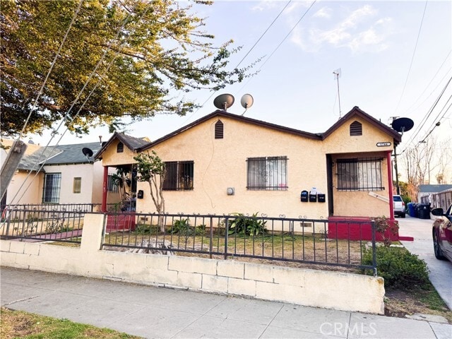 Photo - 1746 W 82nd St Townhome
