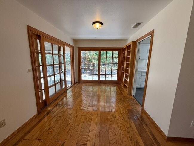 Photo - Enchanted Garden House in Lake Marie