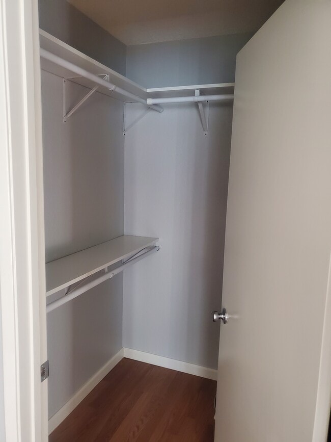 Master closer - 7892 2nd St Unit 201