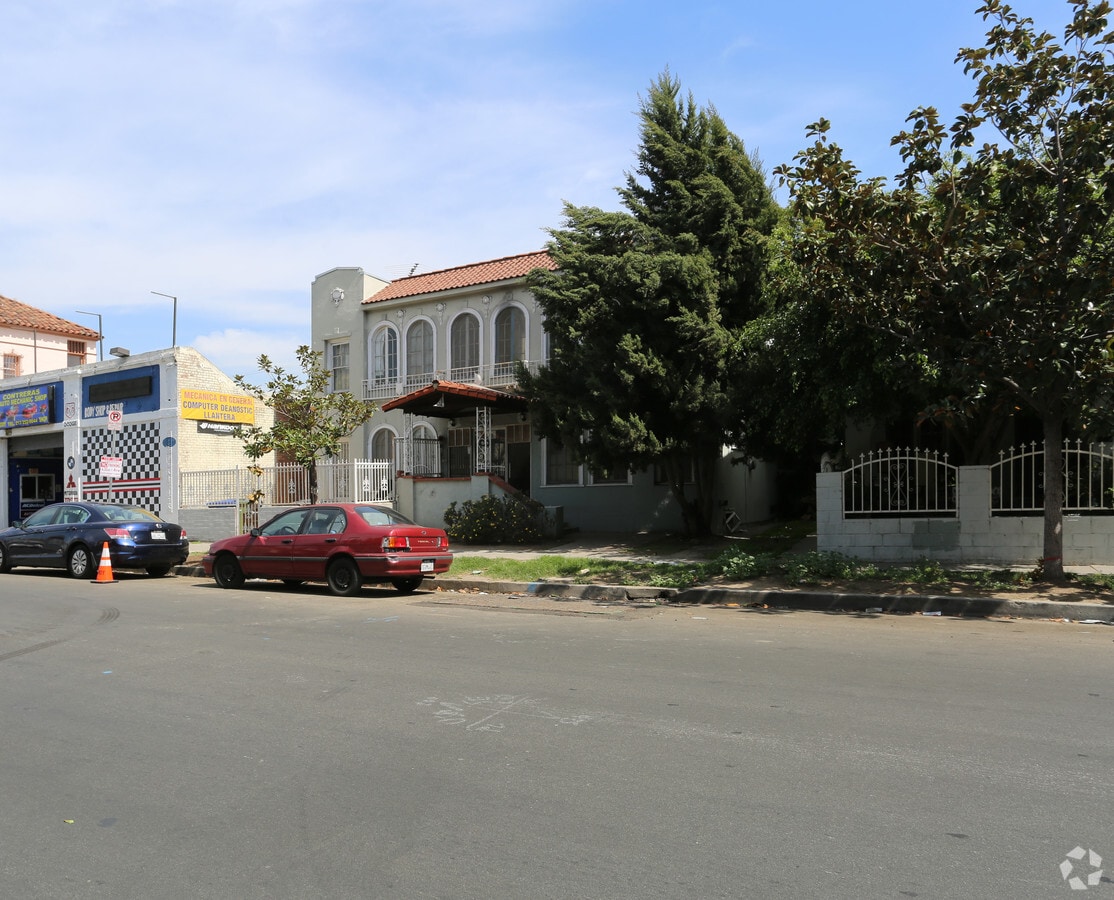 Photo - 314 S Catalina St Apartments