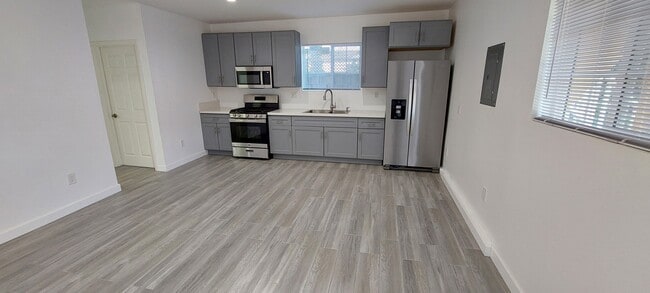 Photo - 5709 Klump Ave