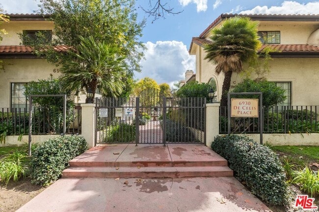 Building Photo - 6930 De Celis Pl Unit 34