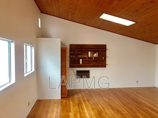 Building Photo - 626 E Harvard Rd
