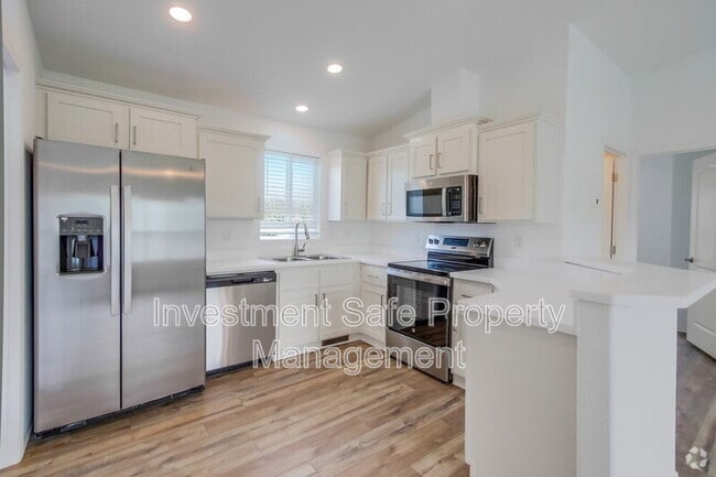 Building Photo - 4028 Charles St Rental