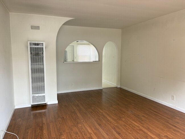 Photo - 1301 Manhattan Beach Blvd