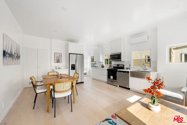 Photo - 117 W Channel Rd Unit 117