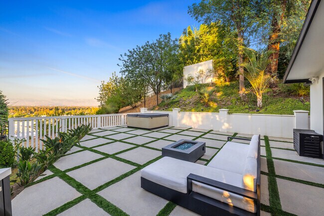 Photo - 16725 Oak View Dr