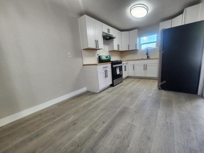 Photo - 3450 Cherokee Ave