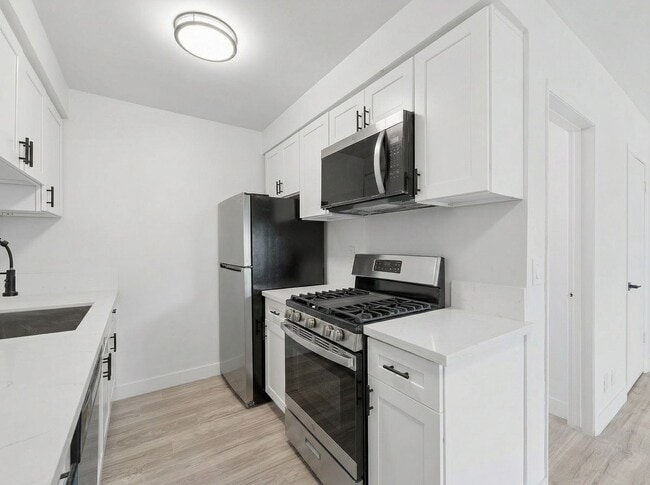 Photo - 6828 Fulton Ave Unit 5