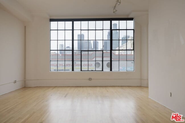 Building Photo - 420 San Pedro St Unit 210