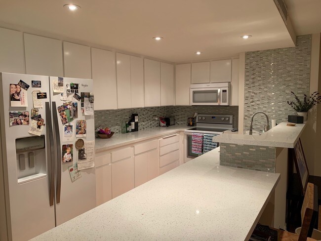 Open Kitchen - 2170 Century Park E Unit 1904