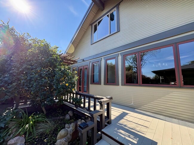 Photo - 3306 Gibson Pl
