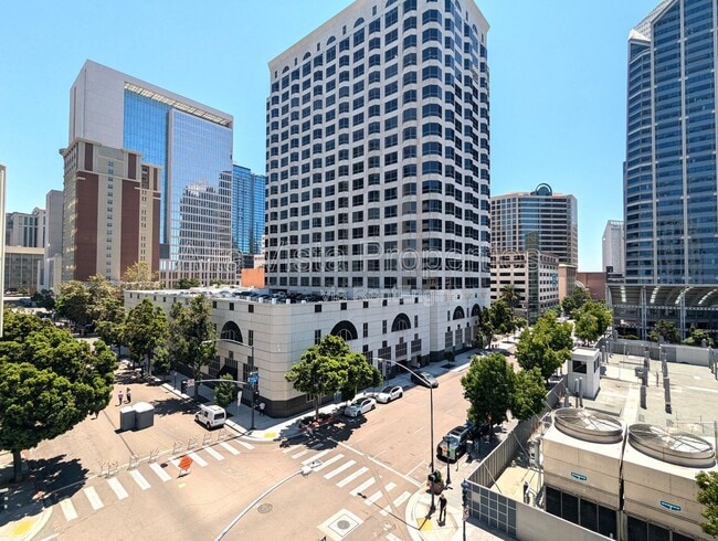Building Photo - 1240 India St Unit 604