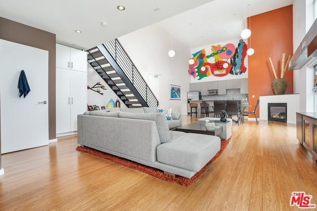 Photo - 7062 Hawthorn Ave Unit 305
