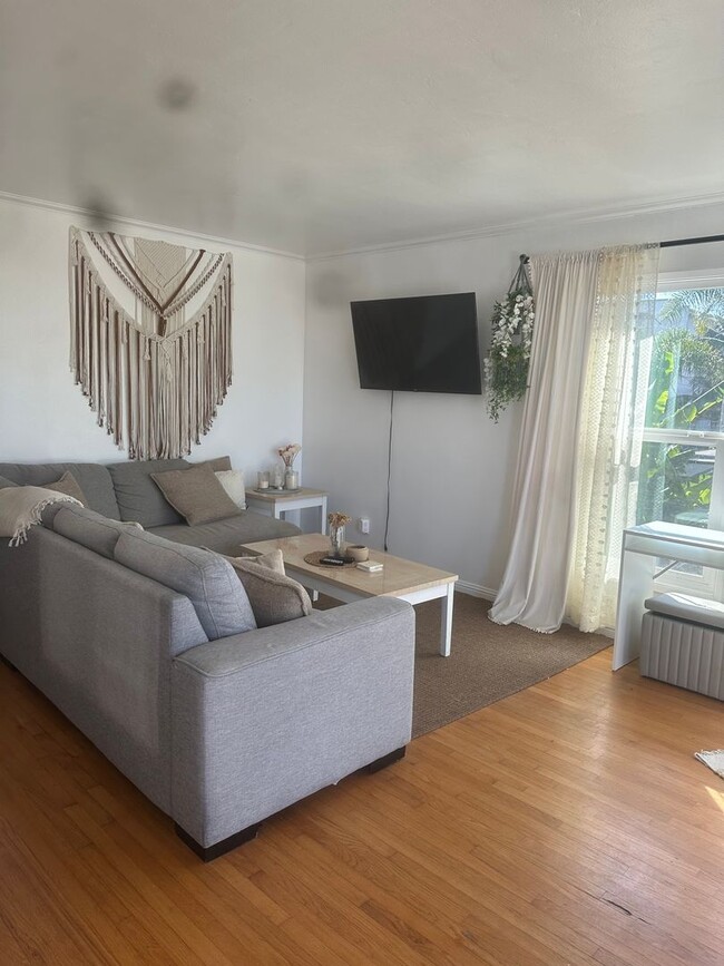 Photo - 731-33.5 Beryl St Unit 733