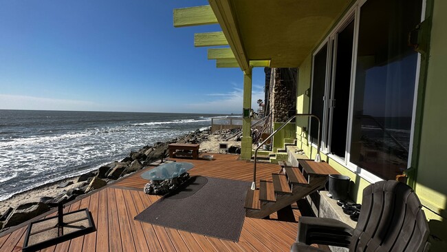 Photo - South Oceanside-Oceanfront Studio! Unfurnished with AC