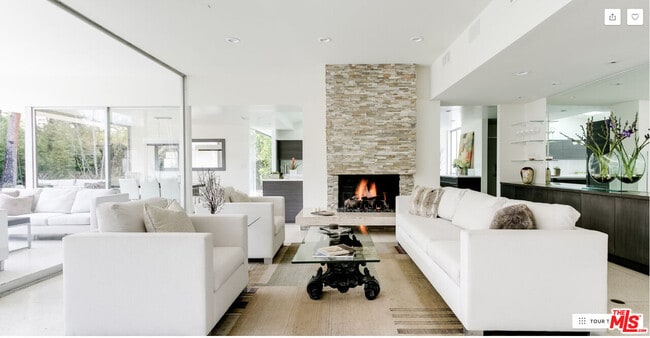 Building Photo - 5470 Katherine Ave