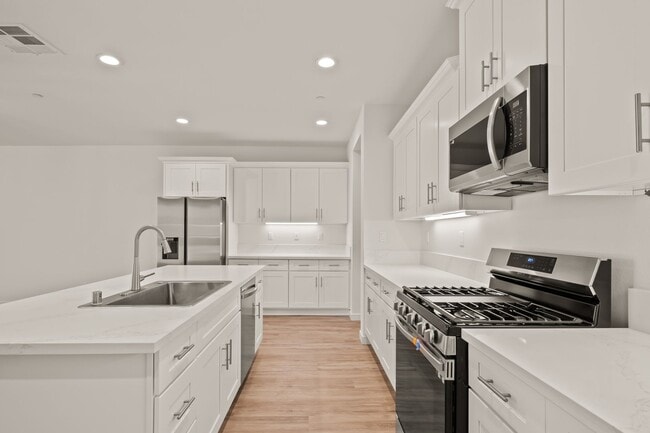 Photo - 49109 Garland St