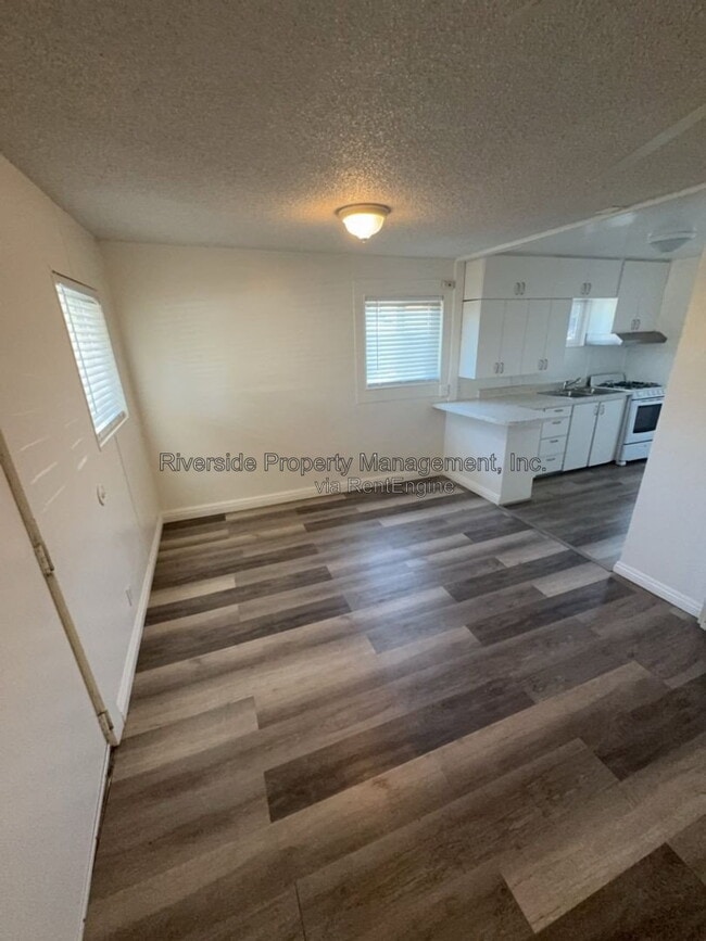 Photo - 619 Harris St