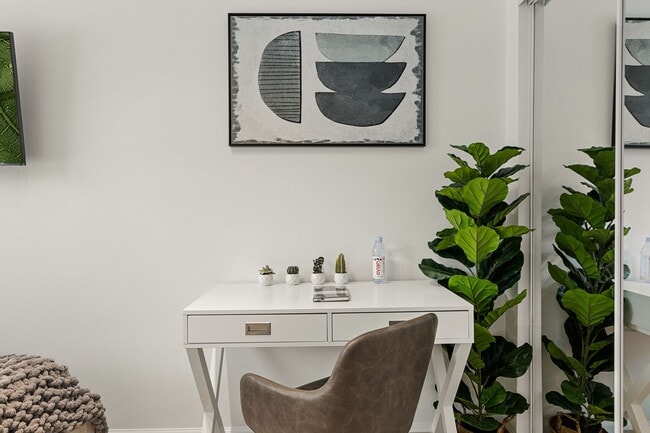 Photo - 1702 Malcolm Ave Unit Single Room 2 - 2