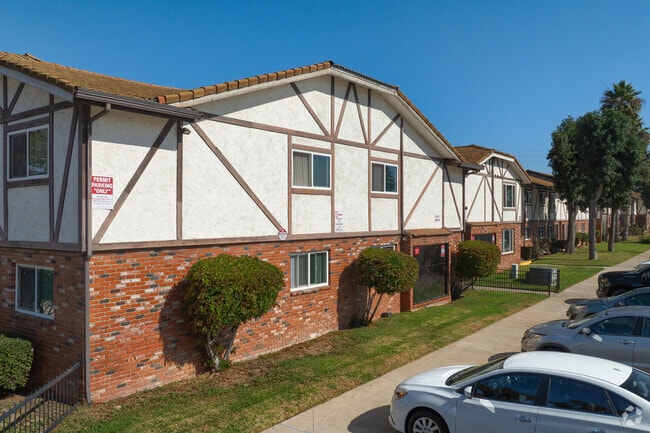 Essex Manor Apartments - Essex Manor Apartments