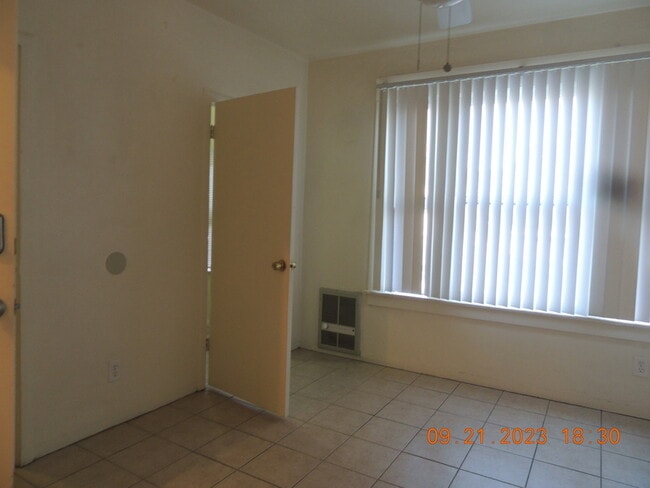 Photo - 532 21st St Unit 4