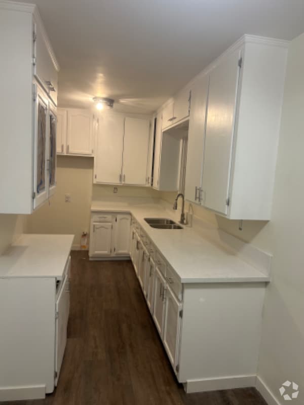 Building Photo - 1029 W 84th St Rental