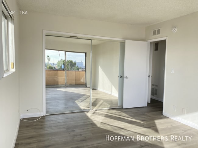 Photo - 7010 Lanewood Ave Unit 303