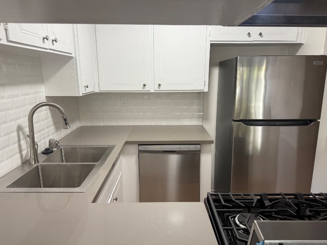 Photo - 711 Westmount Dr Unit 101