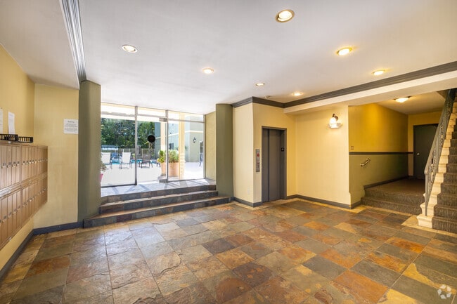 Lobby - Terraces at the Summit